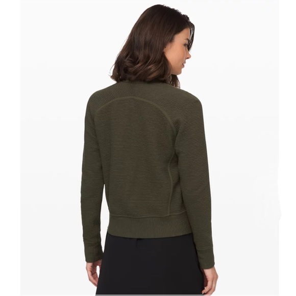 Lululemon On Repeat Bomber - Picture 2 of 12